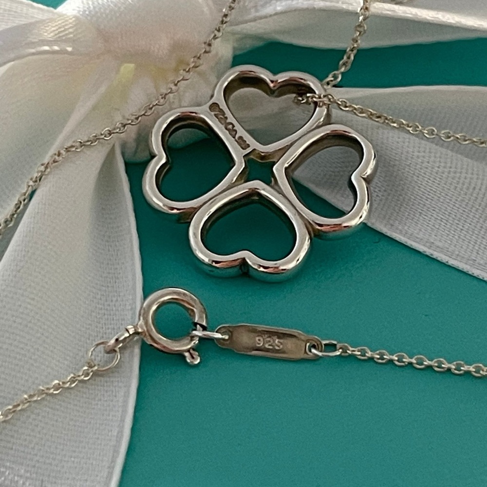 🌟2XHP🌟Auth Rare Tiffany & Co. Four Heart Clover Pendant Necklace 16” inch chain - Picture 2 of 6